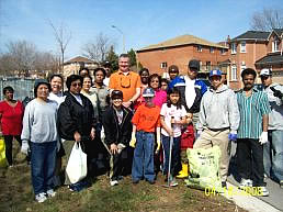 COMMUNITY CLEAN-UP DAY AT LAKEVIEW HOMES